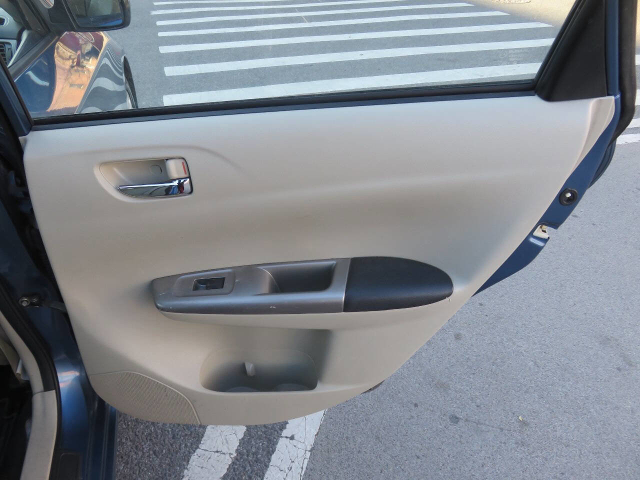Used 2010 Subaru Impreza 2.5i Premium image 25