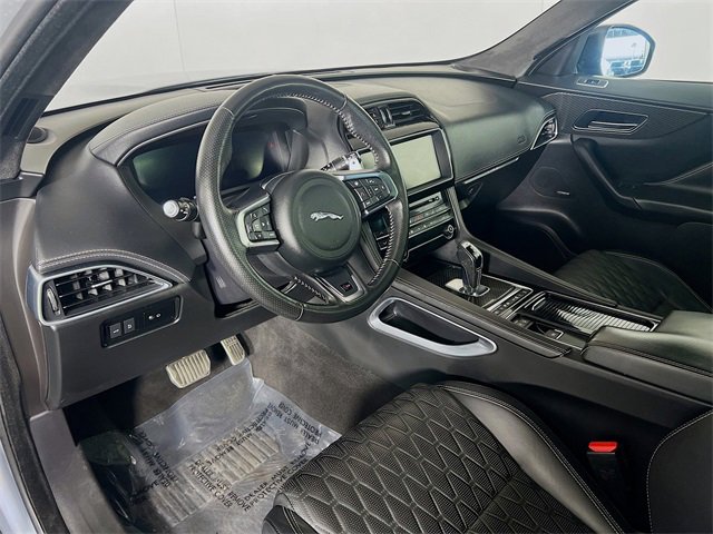 Used 2019 Jaguar F-PACE SVR image 10