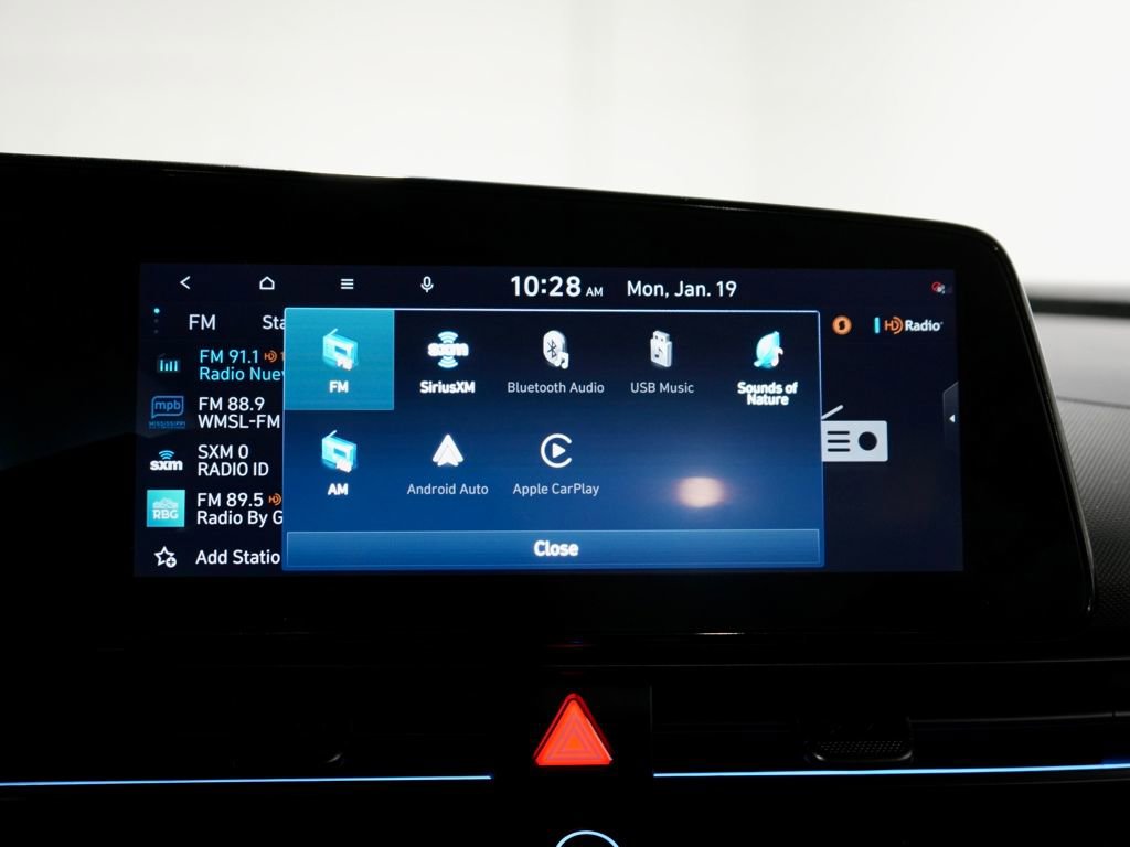 Used 2025 Hyundai Elantra SEL image 18