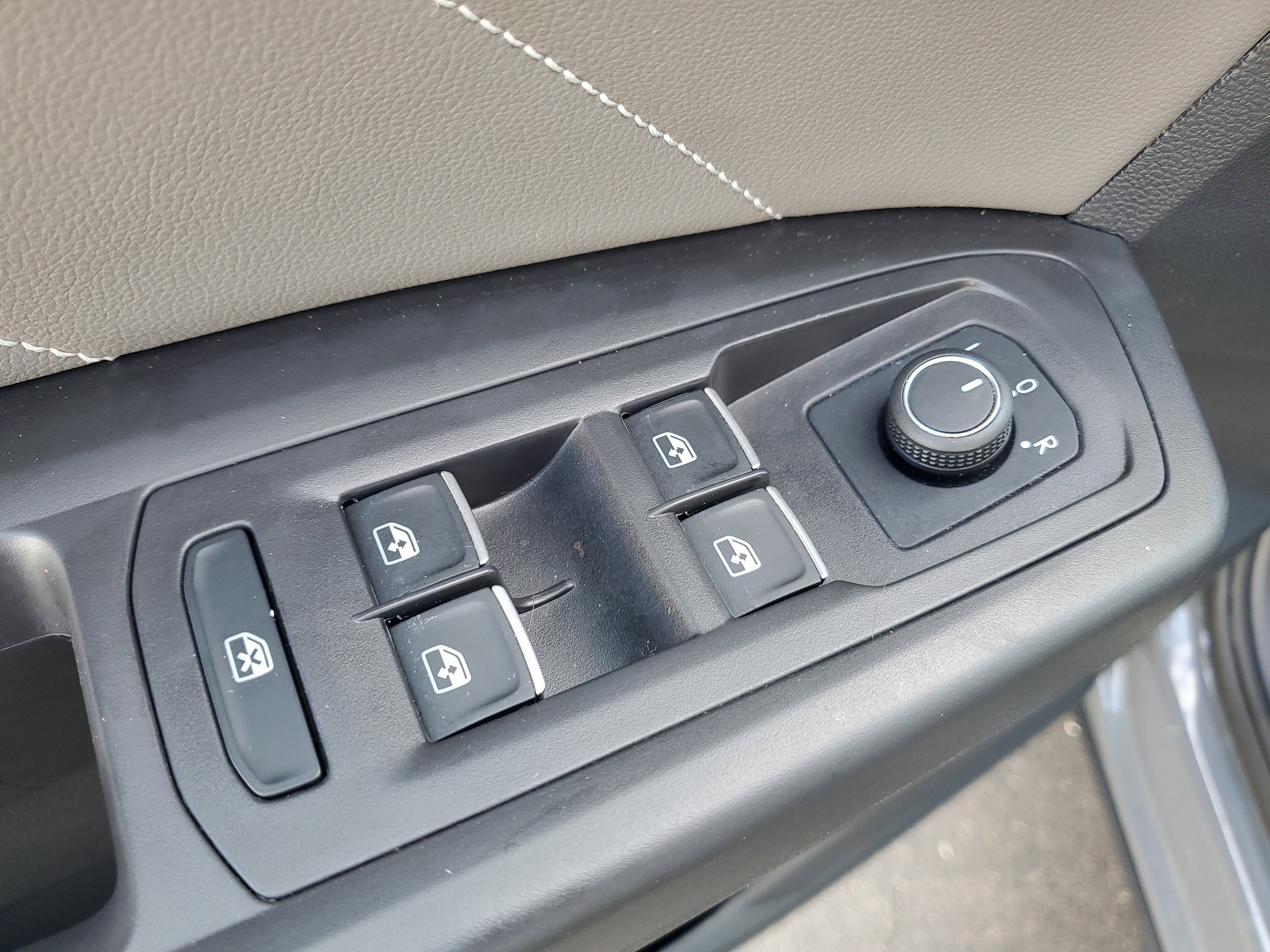 Used 2023 Volkswagen Atlas Cross Sport SEL image 19