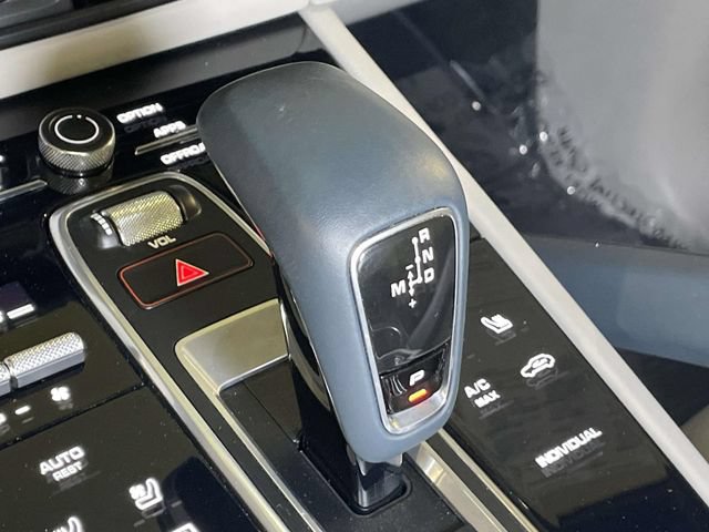 Certified 2022 Porsche Cayenne AWD/4WD image 33