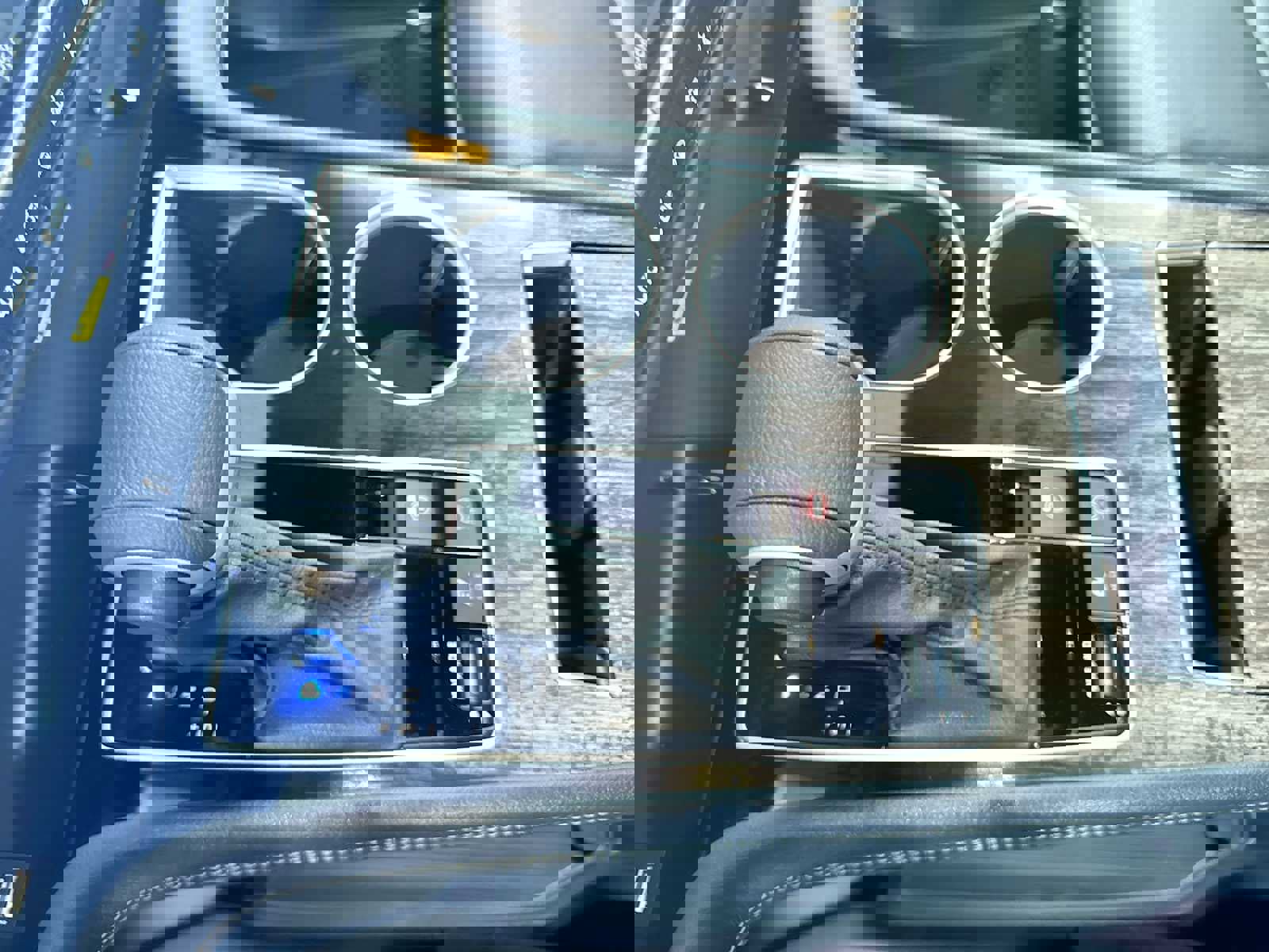 Used 2025 Toyota Sienna Limited image 29