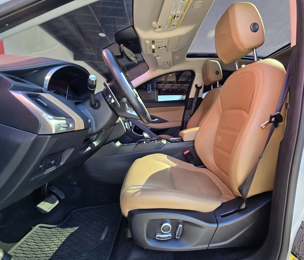 Used 2021 Jaguar E-PACE SE image 18