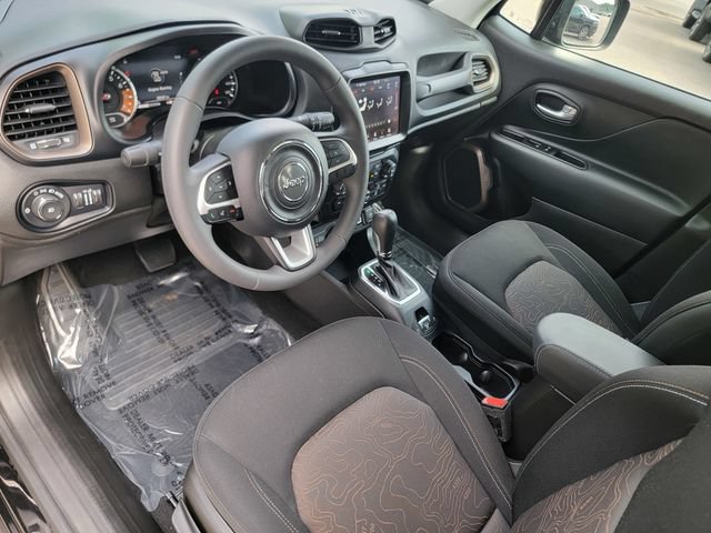 Certified 2023 Jeep Renegade Latitude AWD/4WD image 19