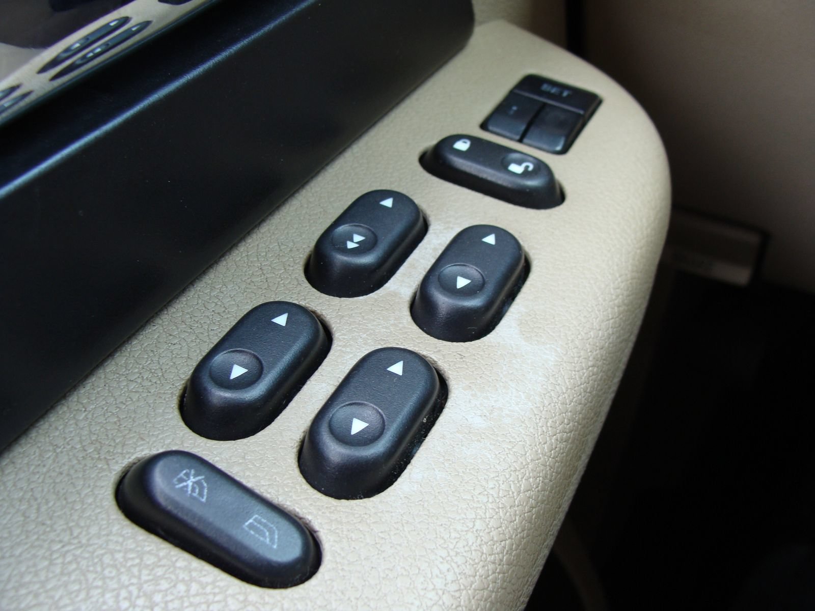 Used 2006 Ford Expedition Eddie Bauer AWD/4WD image 18