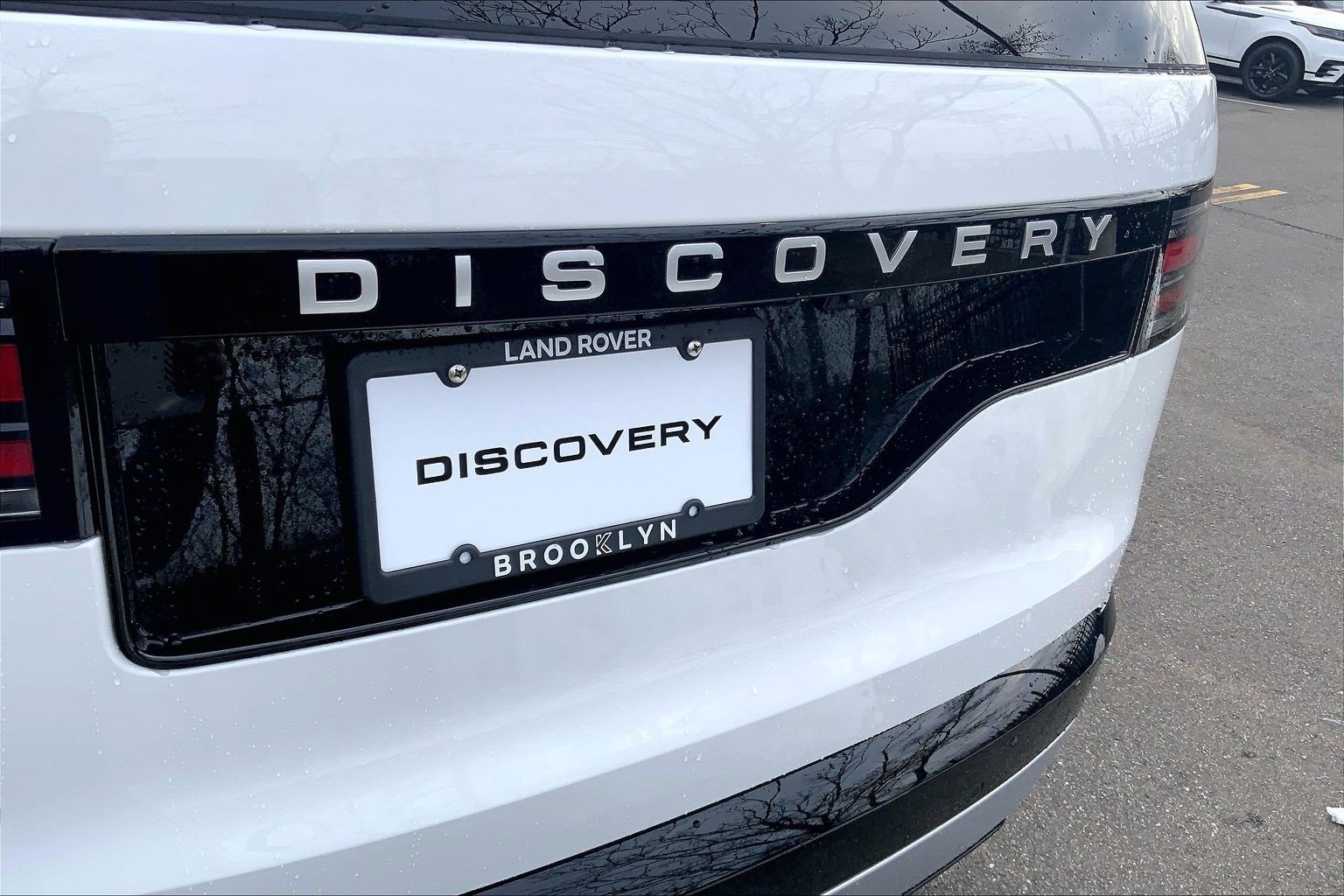 New 2026 Land Rover Discovery Limited Edition image 15