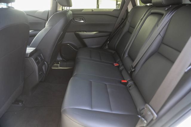 Used 2024 Nissan Rogue SV w/ SV Premium Package image 20