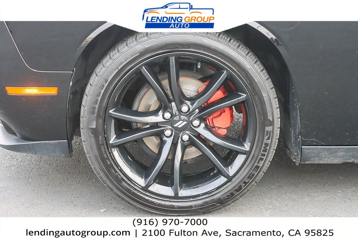 Used 2018 Dodge Challenger SXT w/ Blacktop Package image 9