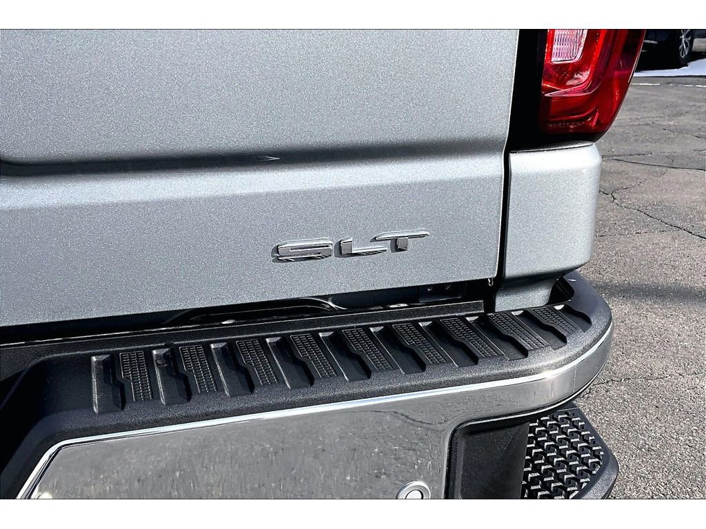 New 2026 GMC Sierra 1500 SLT w/ SLT Premium Package image 9