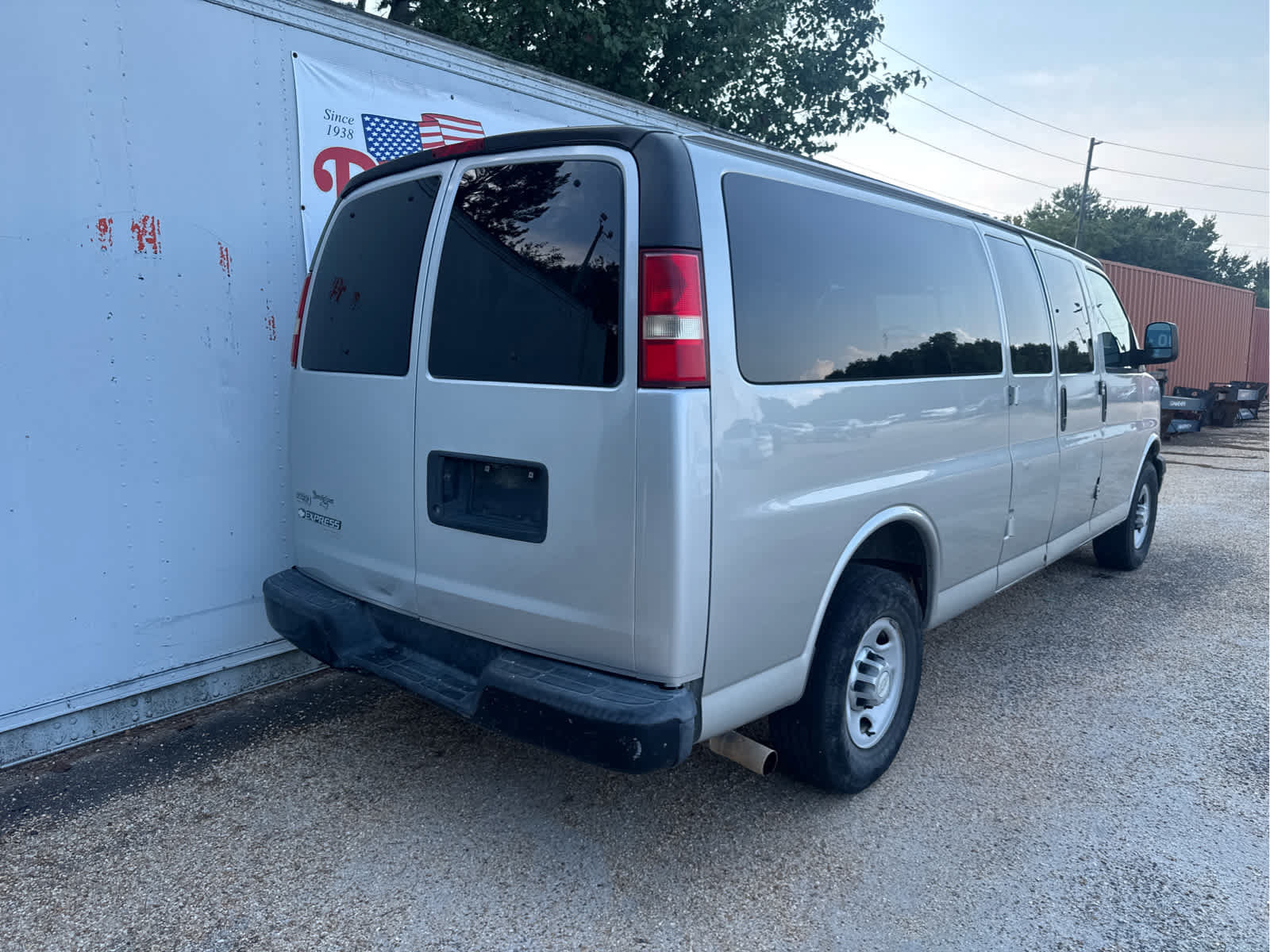 Used 2010 Chevrolet Express 3500 LS RWD image 3