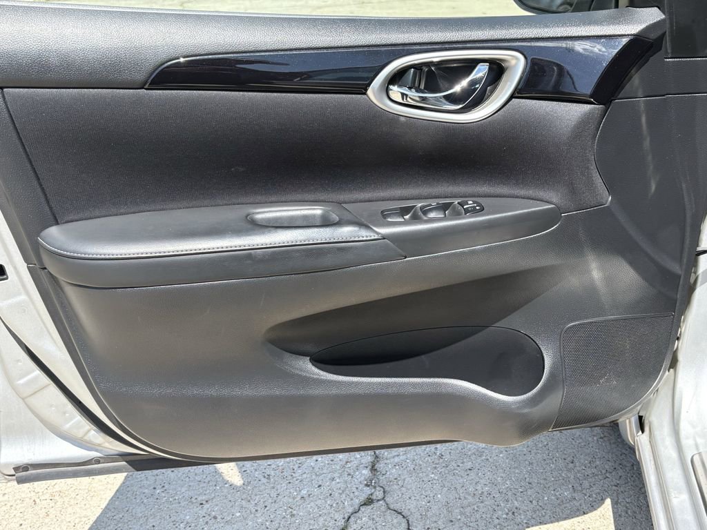 Used 2019 Nissan Sentra SV FWD image 10