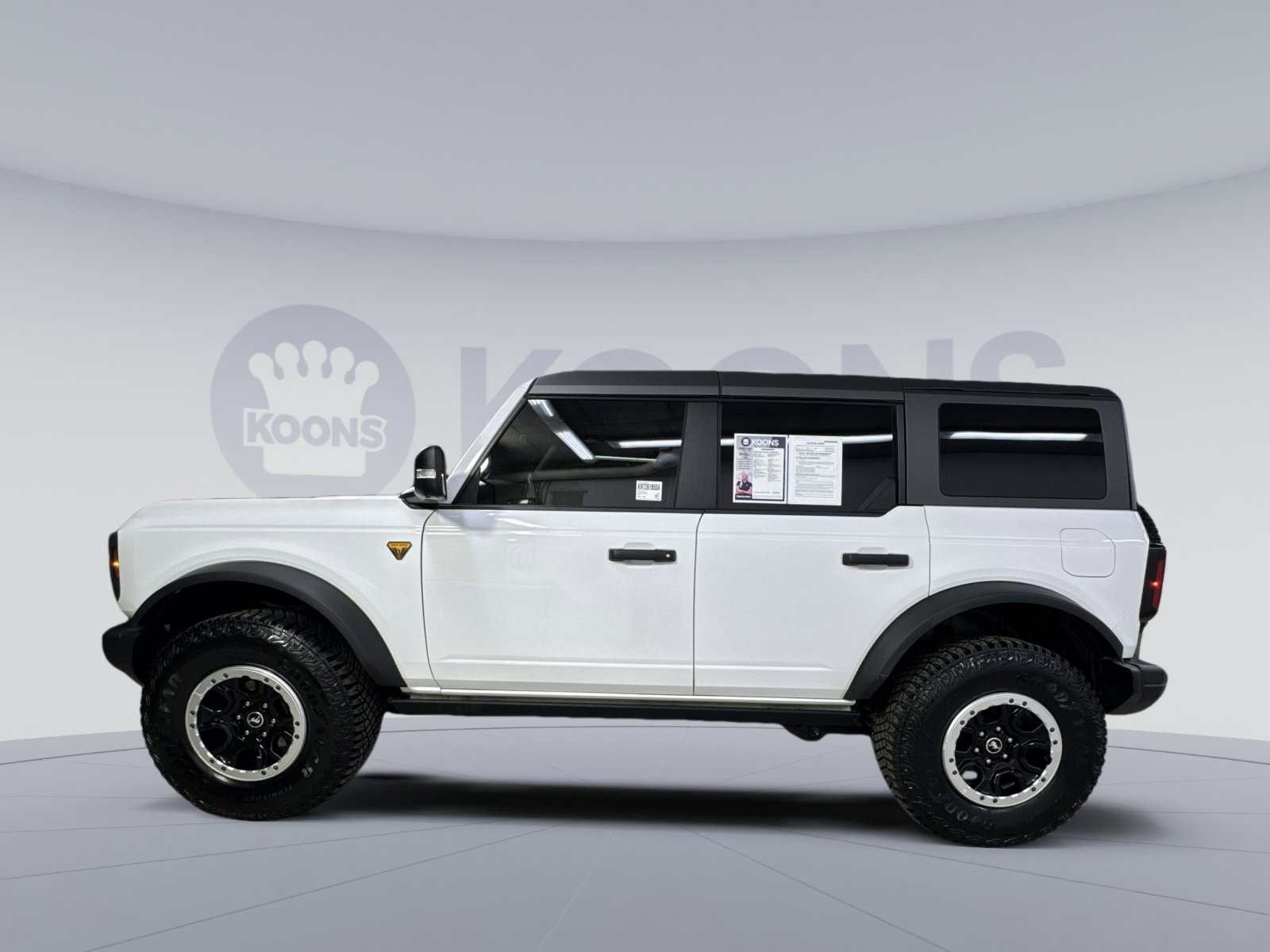 Used 2023 Ford Bronco Badlands image 8
