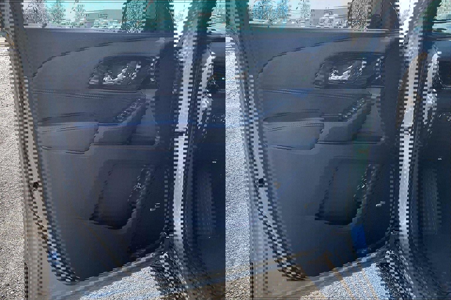 Used 2023 Chevrolet Traverse RS image 26