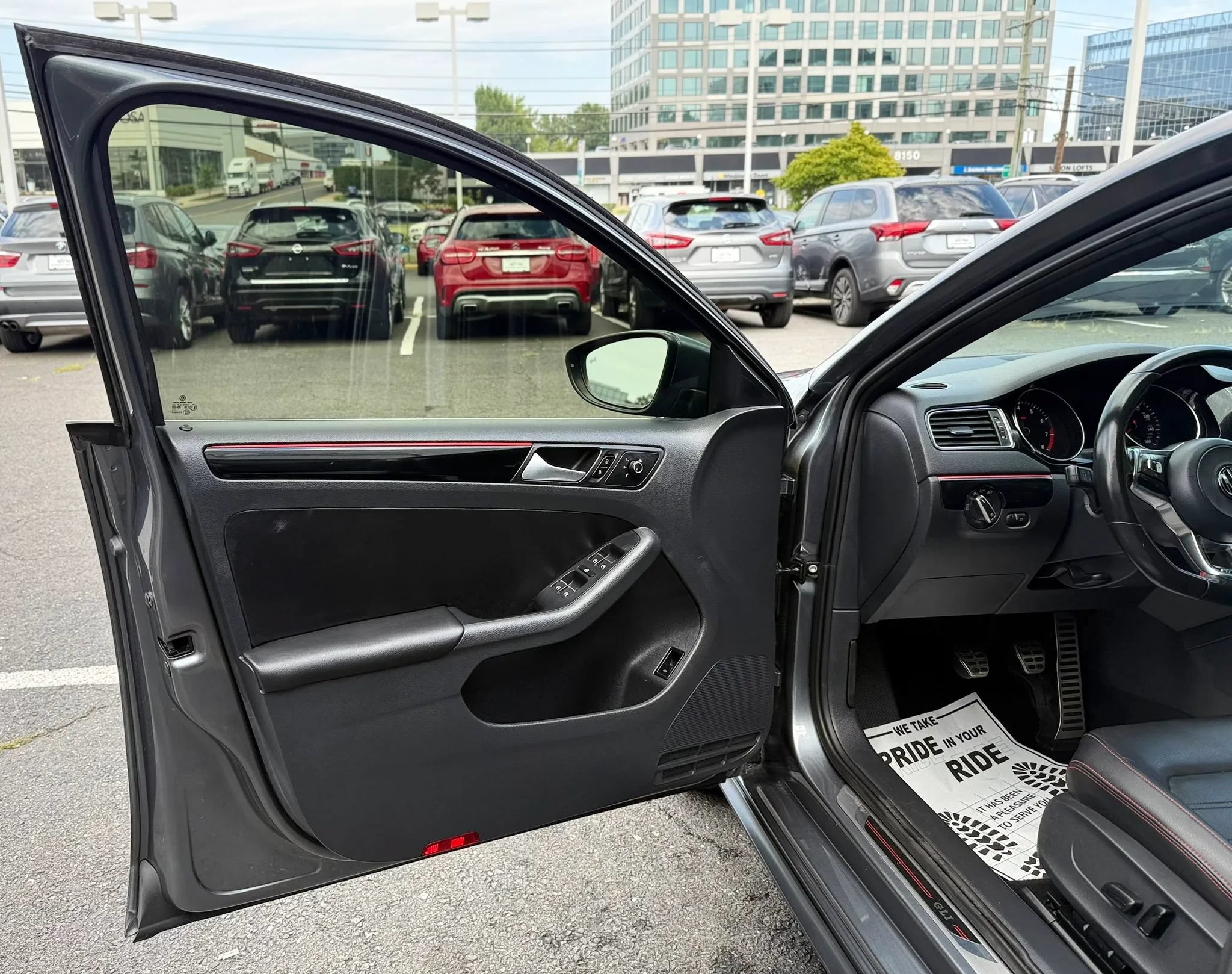 Used 2017 Volkswagen Jetta GLI FWD image 9