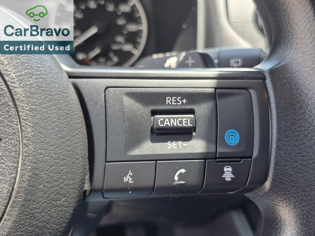 Used 2024 Nissan Rogue SV FWD image 21