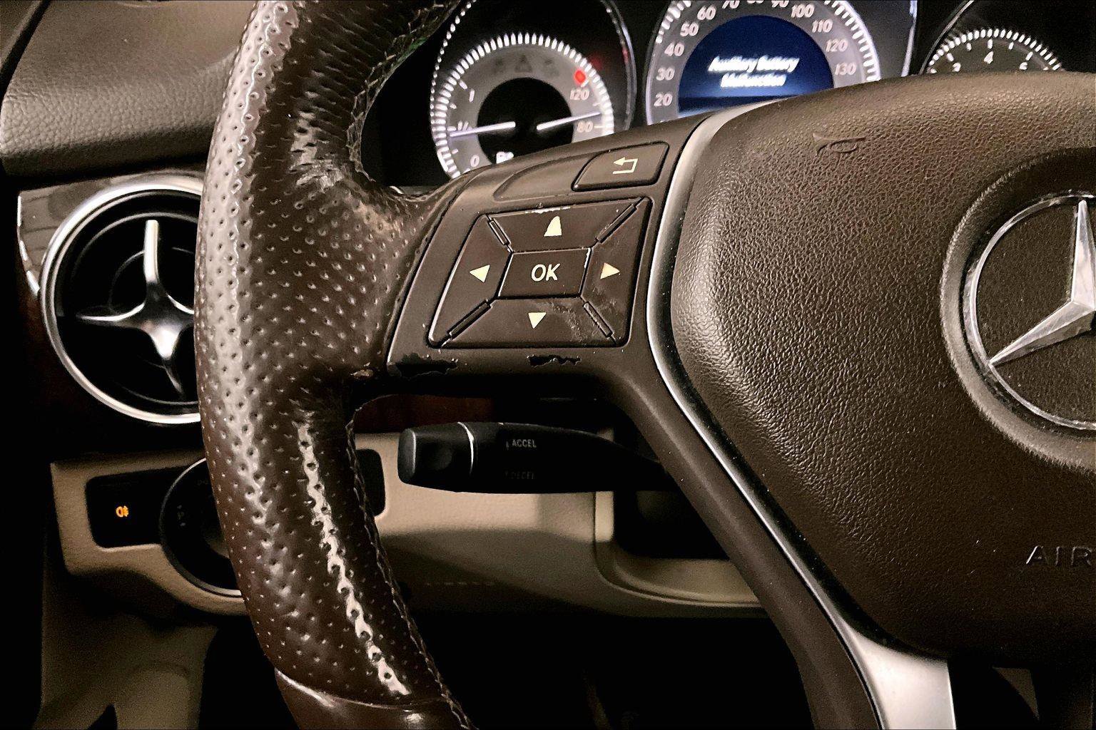 Used 2015 Mercedes-Benz GLK 350 4MATIC image 18