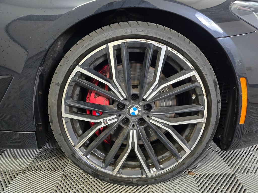 Used 2023 BMW M550i xDrive w/ Executive Package AWD/4WD image 2