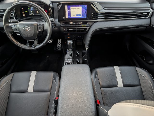 Used 2025 Toyota Camry SE FWD image 11