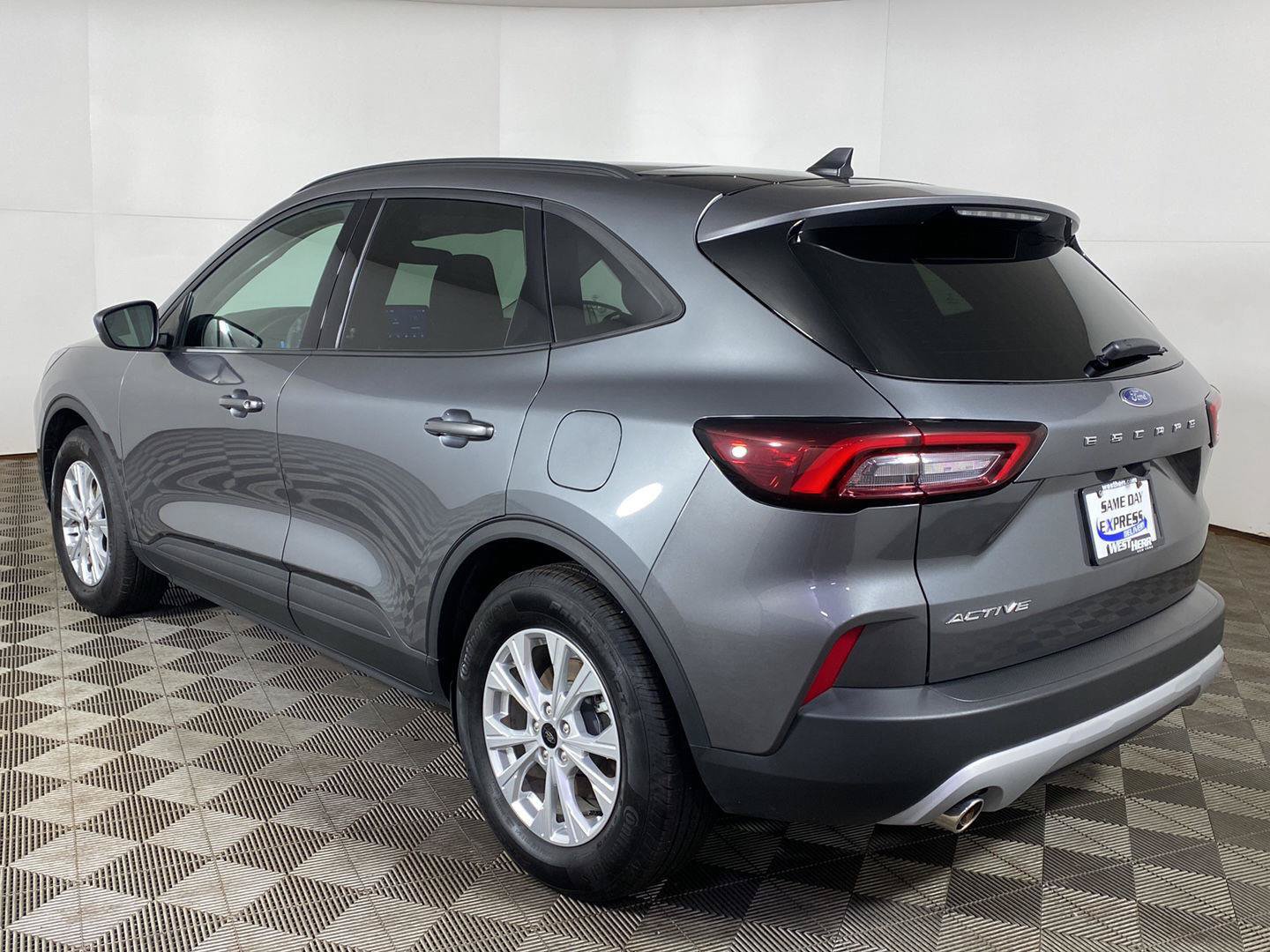 Used 2025 Ford Escape Active FWD image 5
