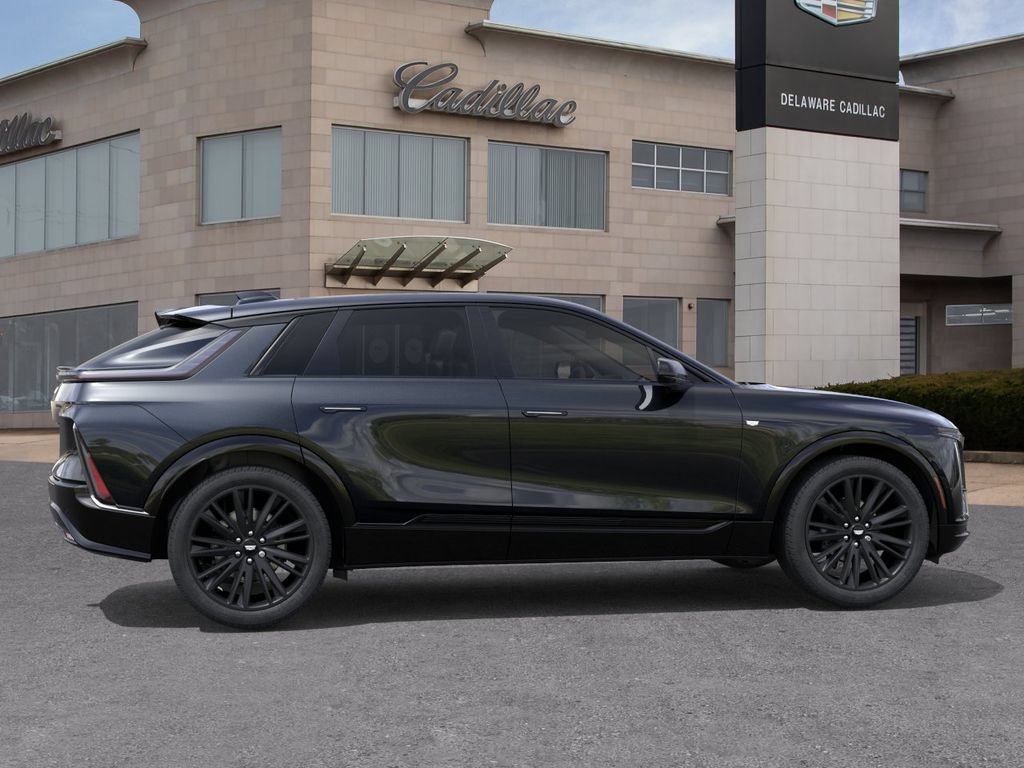 New 2026 Cadillac Lyriq Signature Sport w/ LPO, ONYX Package AWD/4WD image 5