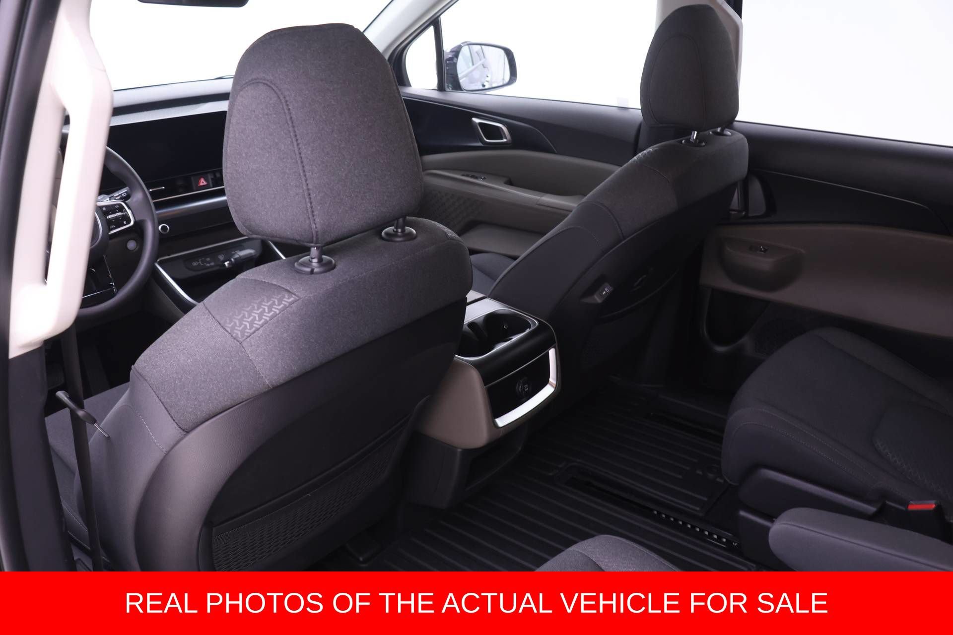 Used 2026 Kia Carnival LX FWD image 11