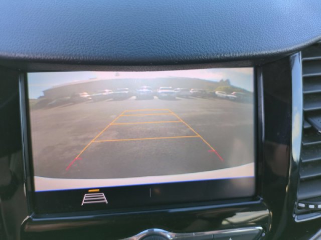 Used 2022 Chevrolet Trax LT w/ LT Convenience Package AWD/4WD image 12