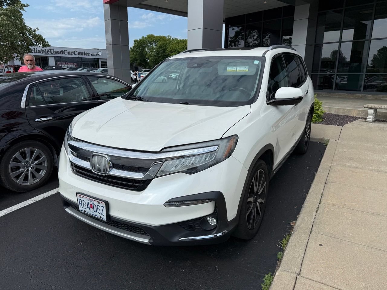Used 2019 Honda Pilot Touring image 1