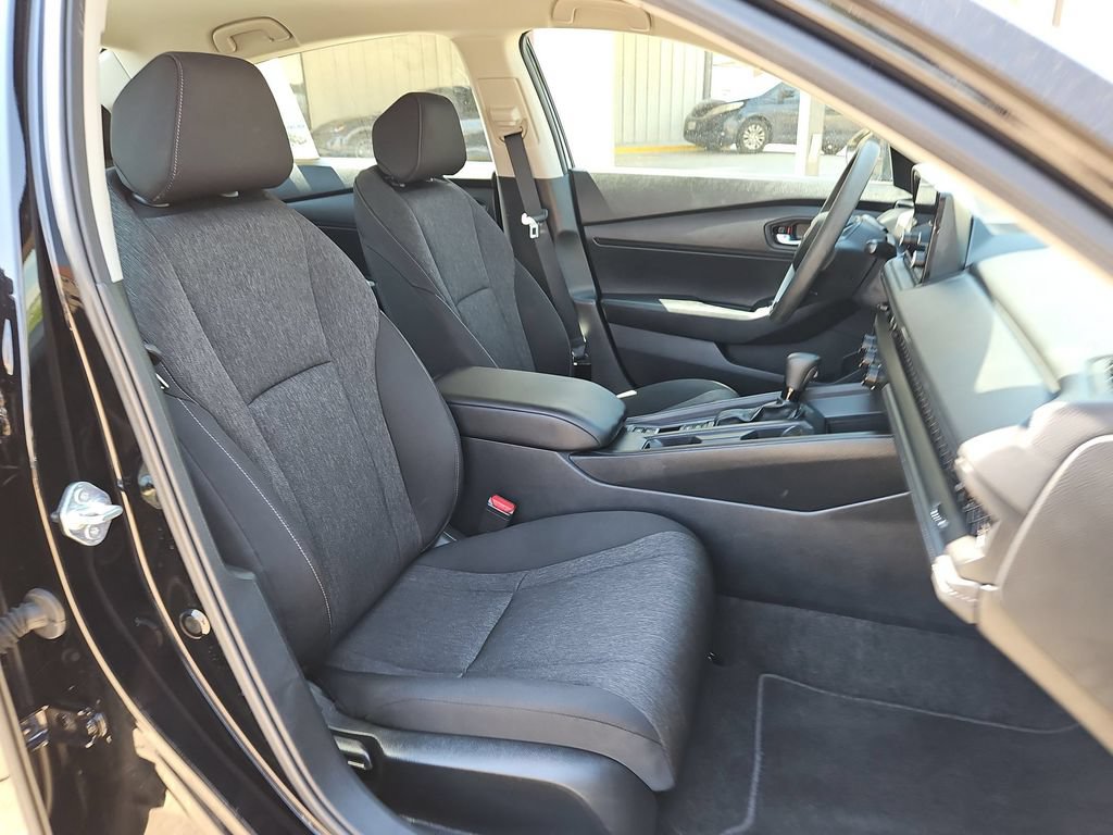 Used 2025 Honda Accord LX image 31
