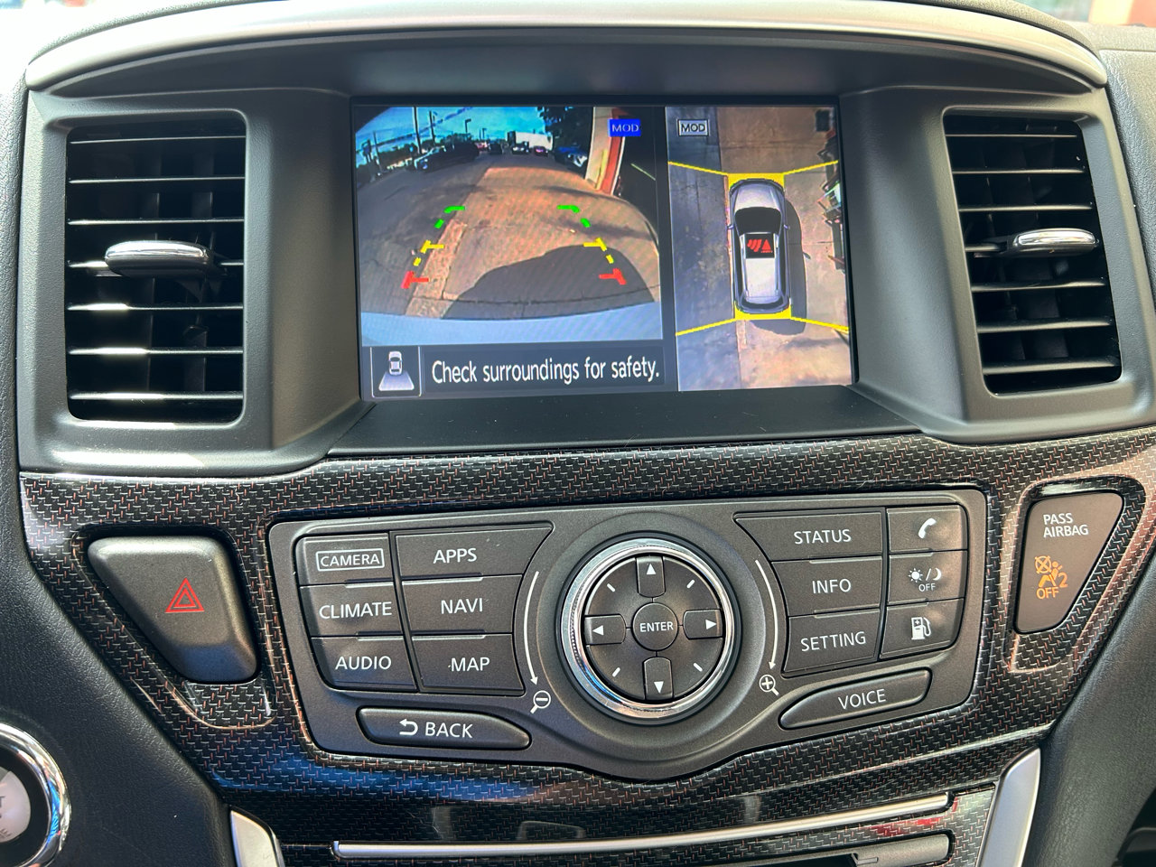 Used 2020 Nissan Pathfinder SL image 16