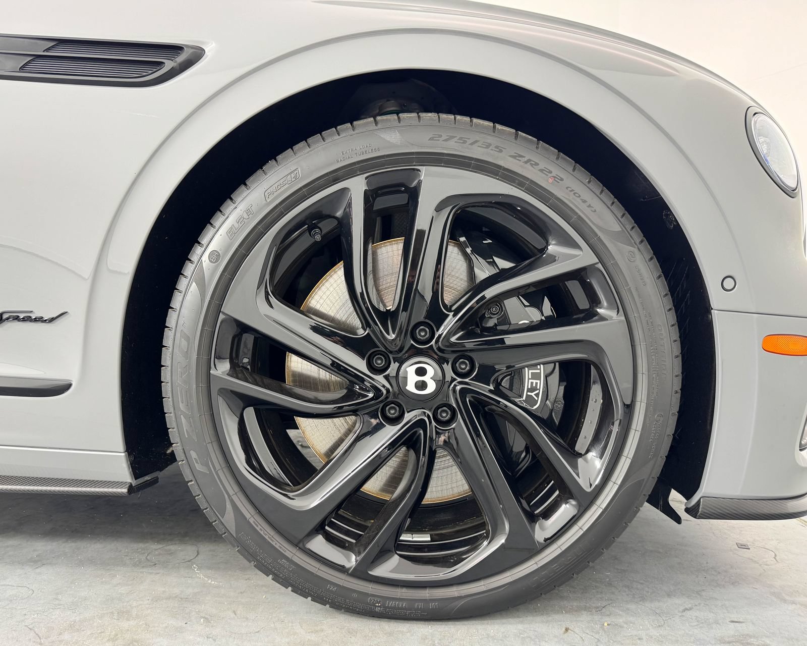 New 2025 Bentley Flying Spur Plug-In Hybrid AWD/4WD image 6