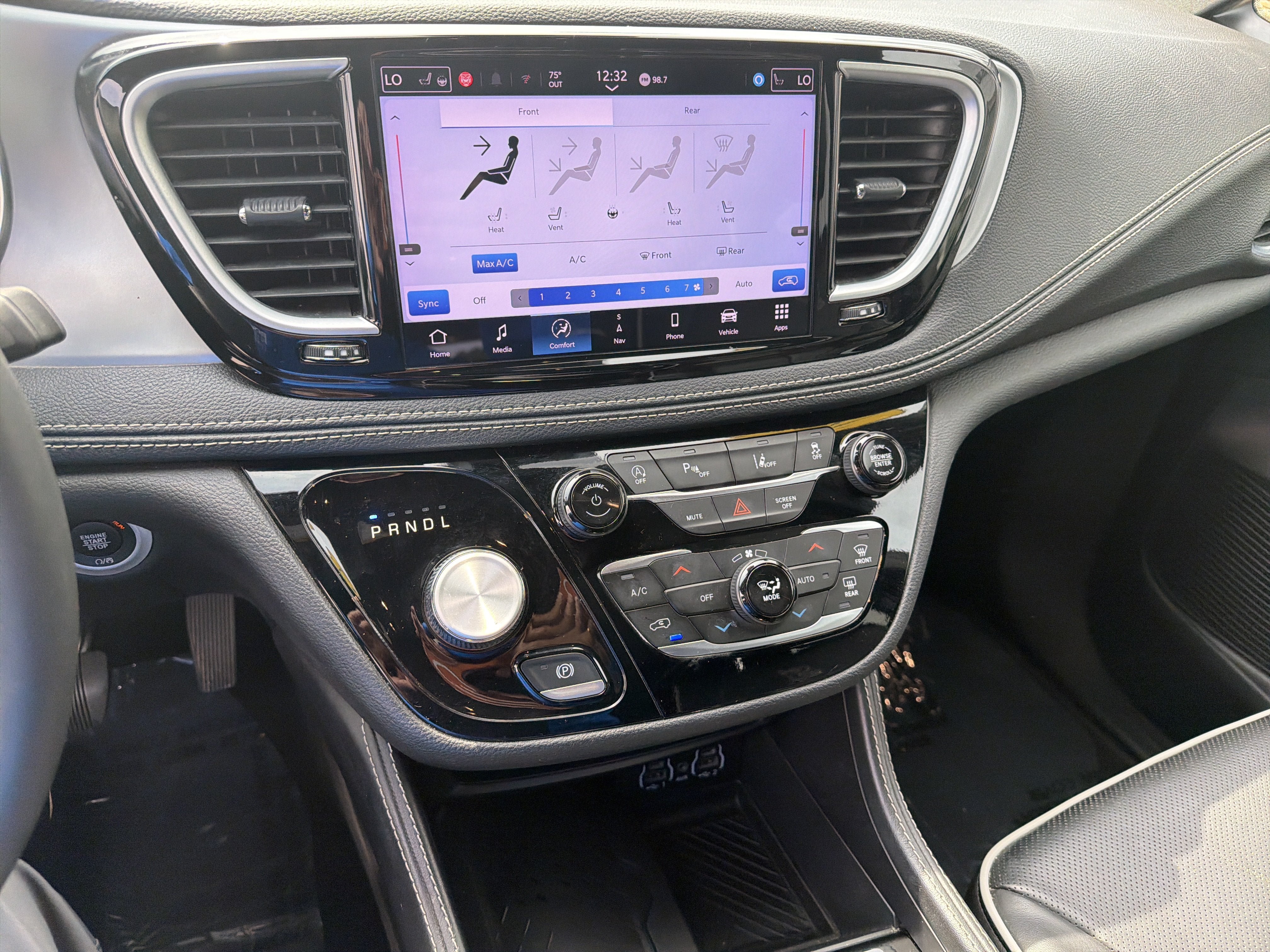 Used 2025 Chrysler Pacifica Limited FWD image 33