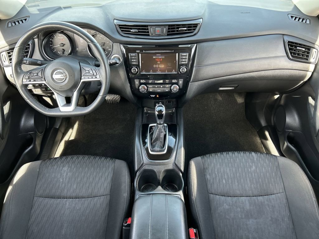 Used 2020 Nissan Rogue SV FWD image 19