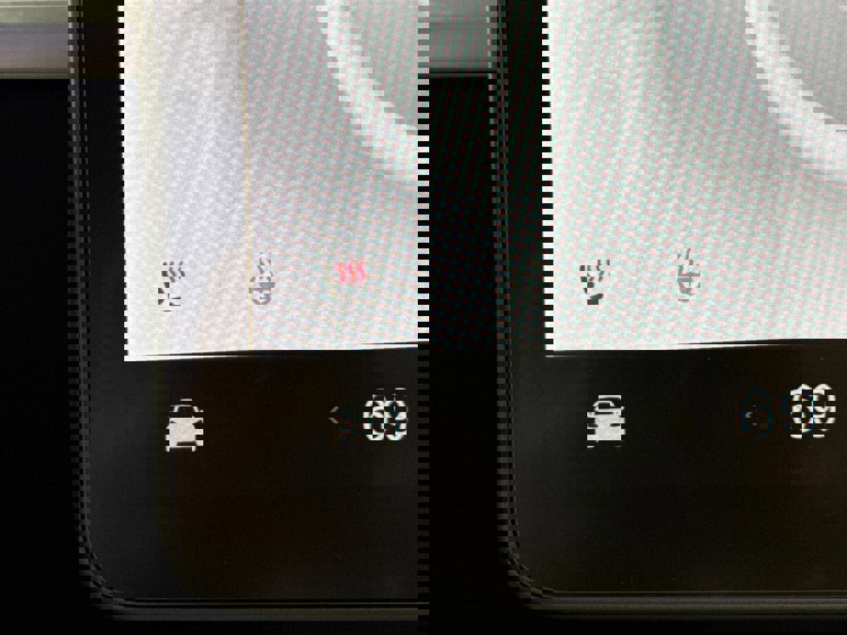 Used 2022 Tesla Model Y Long Range image 23