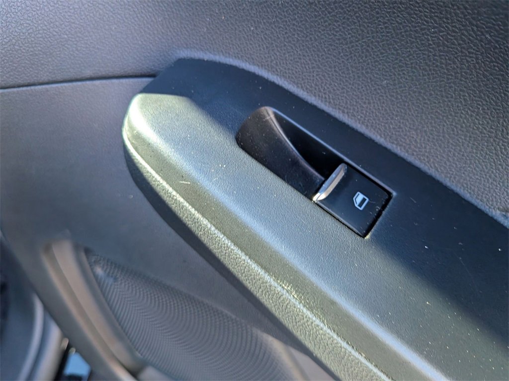 Used 2025 Ford Escape ST-Line image 33