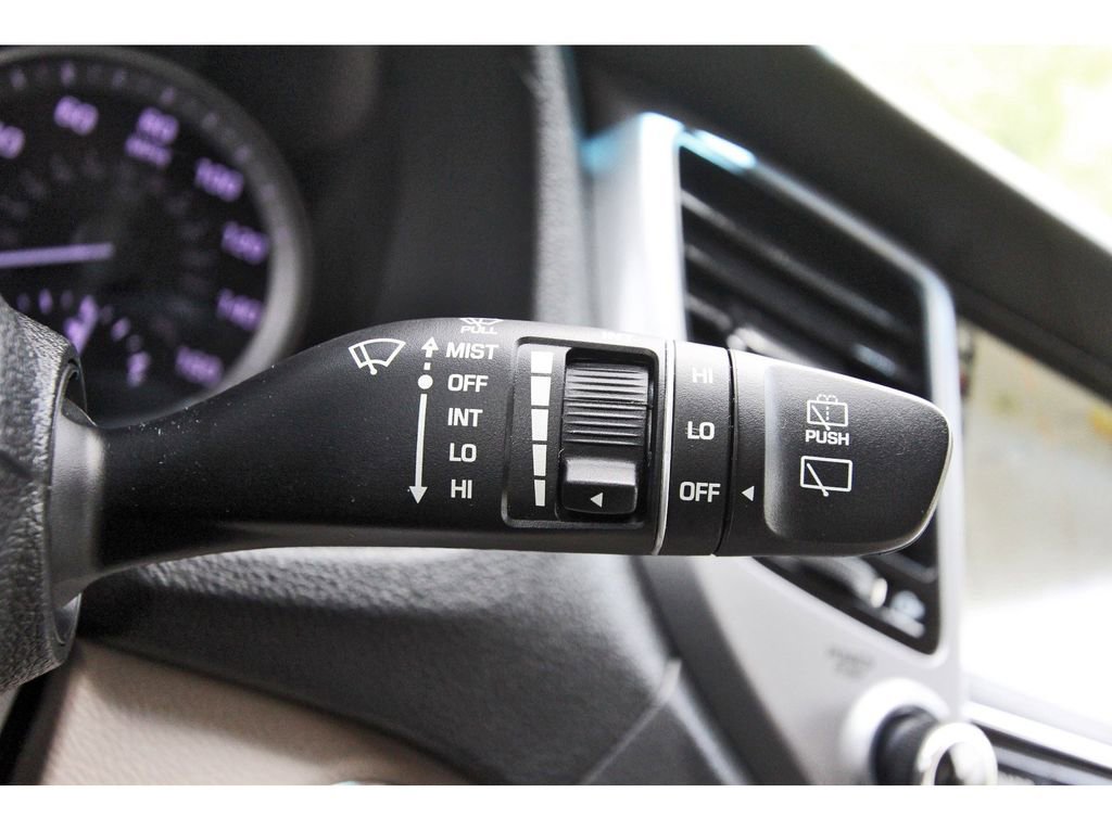 Used 2016 Hyundai Tucson Limited w/ Option Group 03 FWD image 18