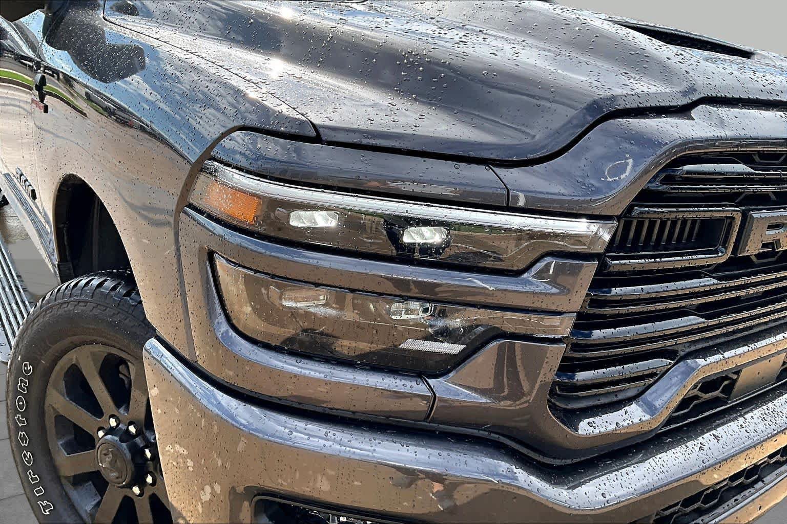 Used 2025 RAM 2500 Laramie AWD/4WD image 28