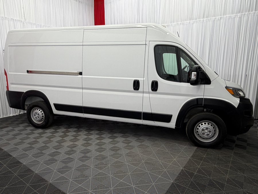Used 2025 RAM ProMaster 2500 w/ Convenience Group FWD image 9