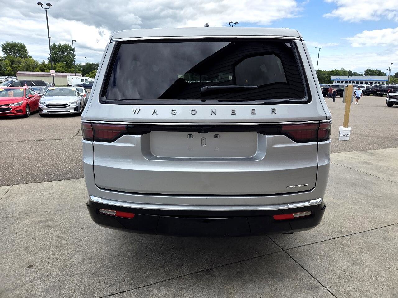 Used 2024 Jeep Wagoneer Series II w/ Flexible Seating Group image 6