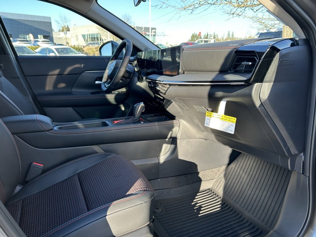 New 2025 Nissan Kicks SR w/ Illumination Package image 25
