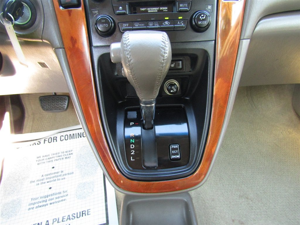 Used 2000 Lexus RX 300 4WD w/ Limited Pkg image 28