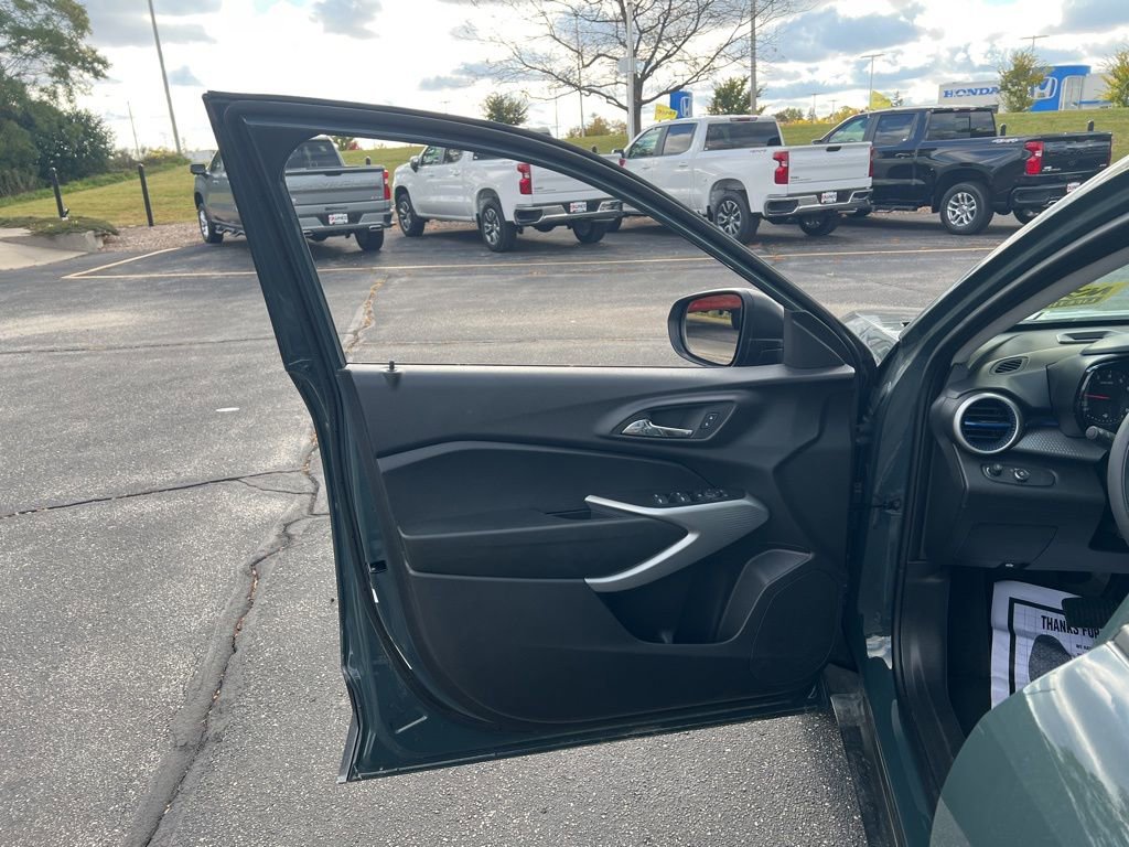 Used 2025 Chevrolet Trax LS image 8