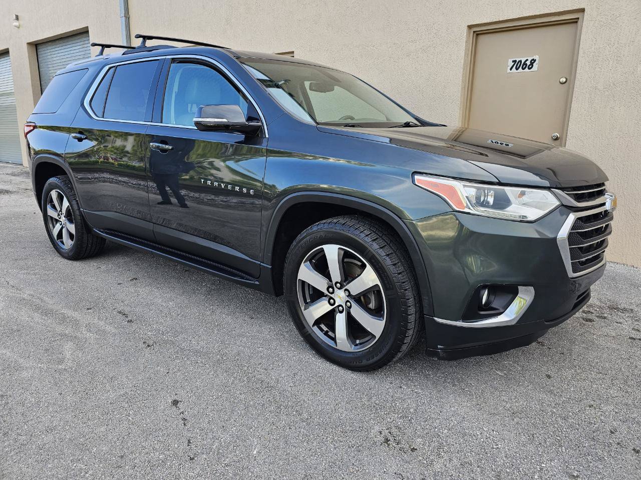 Used 2018 Chevrolet Traverse LT w/ LPO, 'HIT The Road' Package FWD image 13