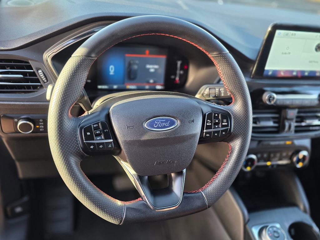 Used 2025 Ford Escape ST-Line image 18