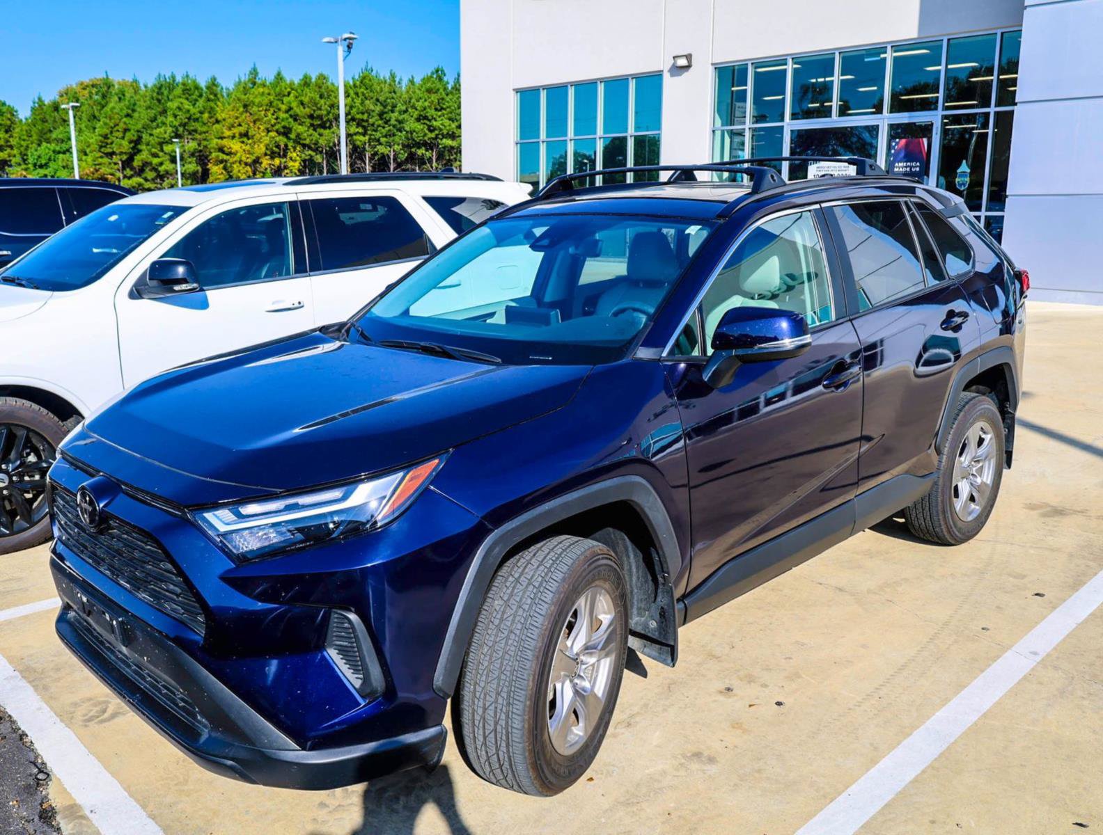 Used 2023 Toyota RAV4 XLE w/ Convenience Package FWD image 1
