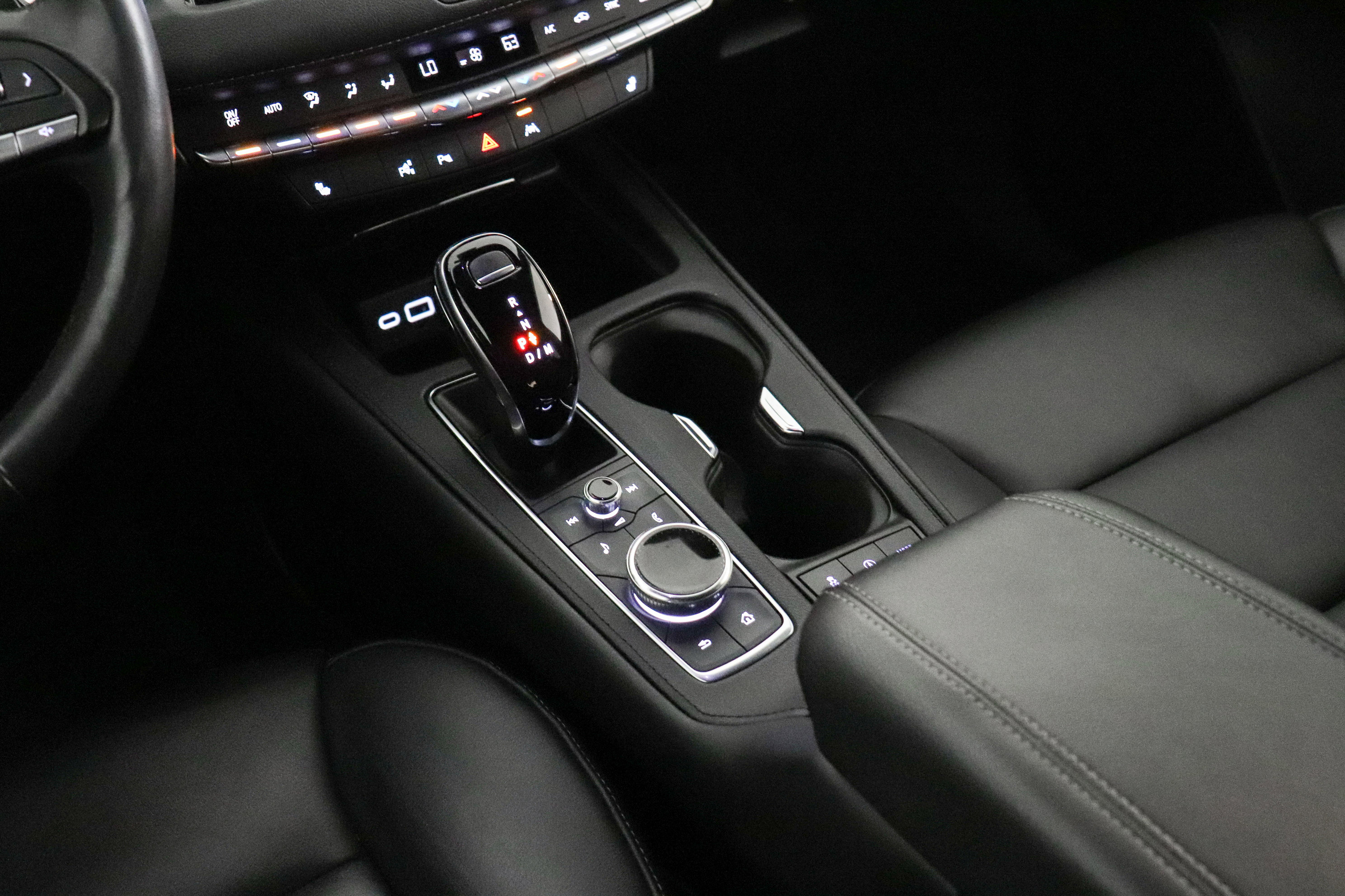 Used 2022 Cadillac XT4 Premium Luxury w/ Enhanced Visibility Package AWD/4WD image 27