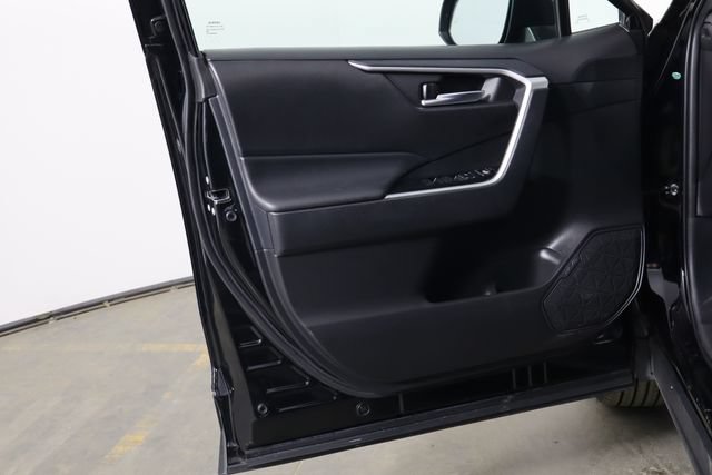 Used 2025 Toyota RAV4 XLE FWD image 18