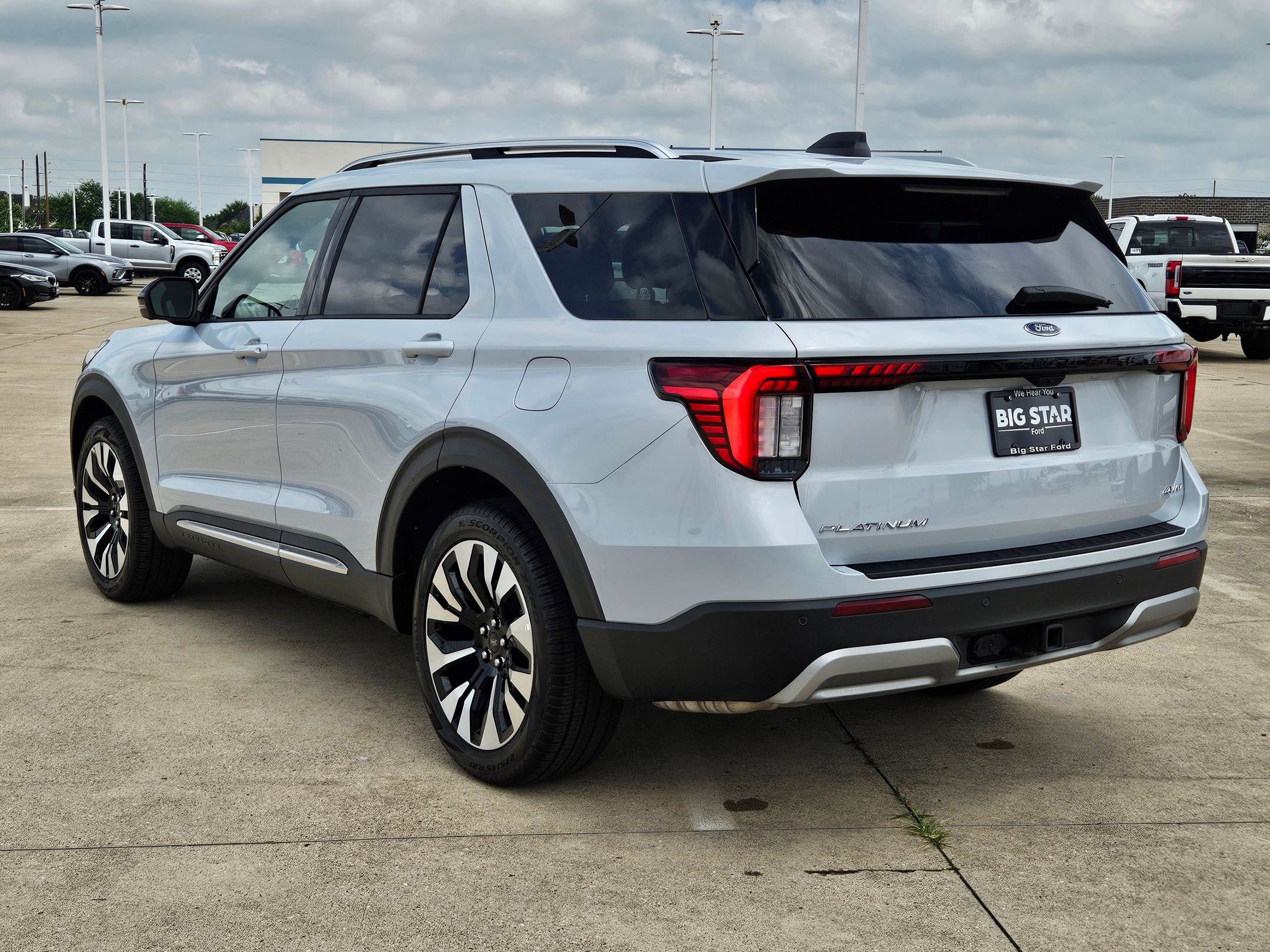 Used 2026 Ford Explorer Platinum w/ LUX Leather Package AWD/4WD image 7