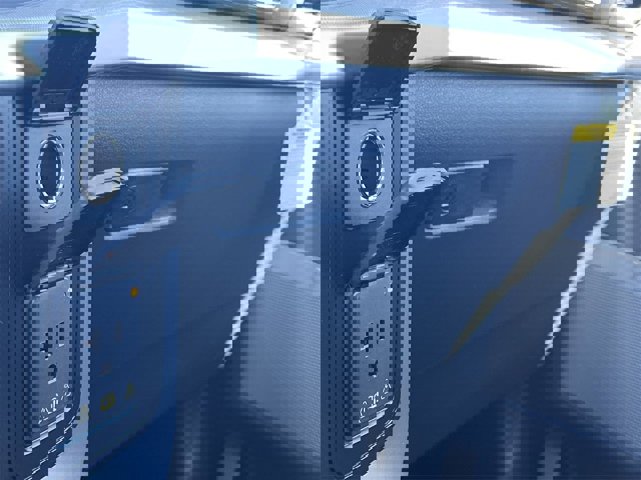 New 2025 Ford F150 Lariat w/ Equipment Group 501A Mid image 12