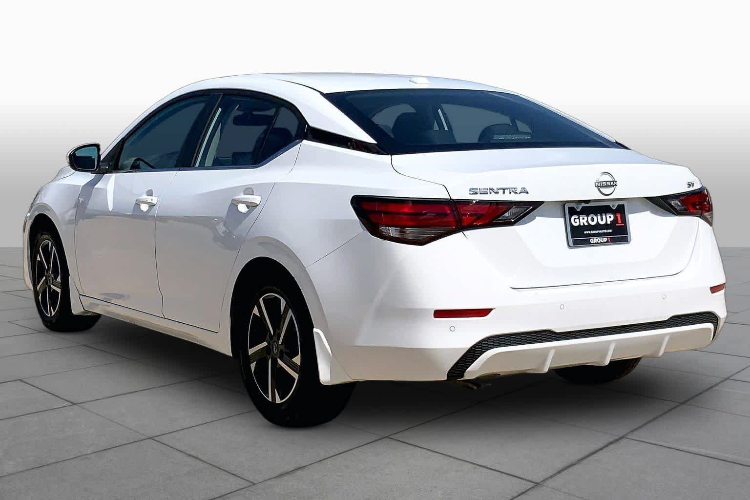 Used 2024 Nissan Sentra SV FWD image 11