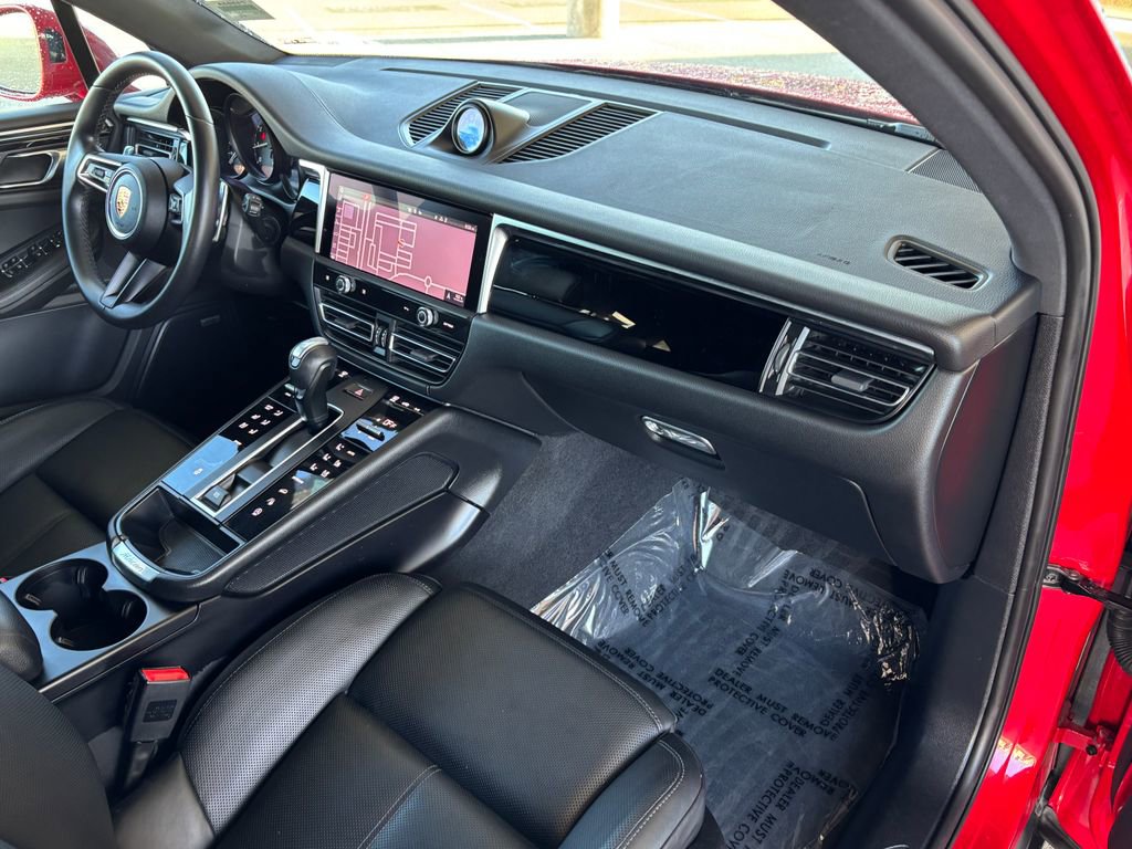 Used 2023 Porsche Macan image 19